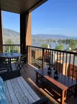 Large Lakefront 3 Bed Condo With Gorgeous Osoyoos Lake and Mountain Views - マウンテンビュー