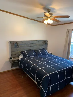 Marblehead Family Lake Cottage - 3 bedroom