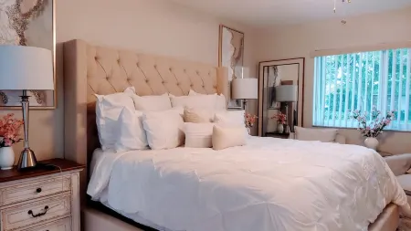 Springs Tranquility. Отели рядом с достопримечательностью «Парк Орчид»