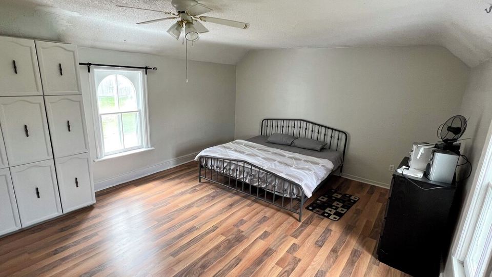 Looking for a getaway in the woods close to the city pet friendly, party