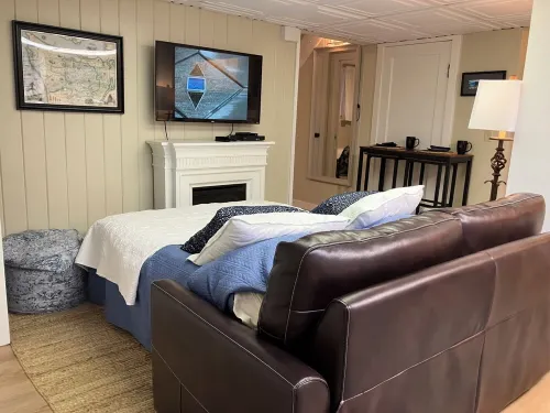 Make Victoria View your home base while exploring PNW! Garage to store your toys