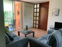 Sunny 2-bedroom condo by the beach