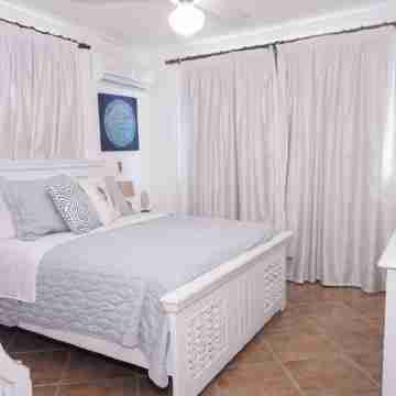 Large 3 bedroom, 2 bathroom property conveniently located steps from the beach. Rooms