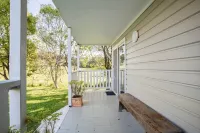 Tall Fig BnBEntire guesthouse in Foxground, Australia