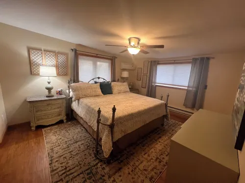 Beautiful apartment overlooking Lake Wallace. Bring your boat!