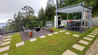 New building above the roofs of Calheta, absolute privacy with a heatable pool