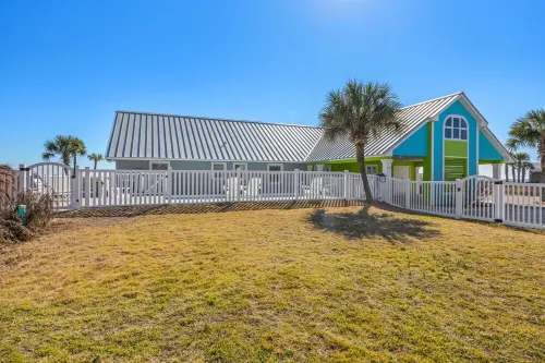 7 Bedroom - Gulf Front W/ Private Pool - 4 Kings, 9 Twins, 1 pull out