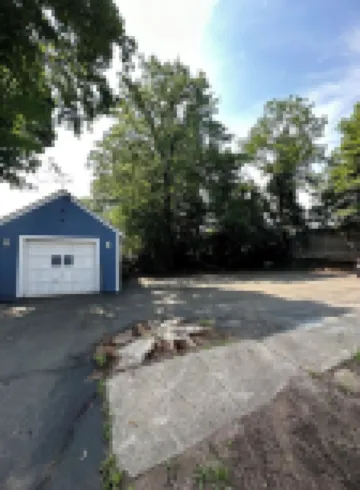 Perfect for family/corporate, Strategic location, 2mi Yale, 2.8 mi Airport,
