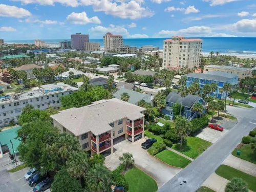 BEAUTIFUL & SPACIOUS 2BR/2BA BEACH CONDO