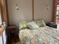 Luxury Glamping Cabin. Close to hiking and 15 minutes from Ski Area