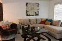 Comfy Home in Winter Park, can accommodate up 6 guests! Hotels in Fairview Shores