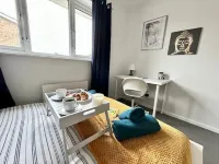 Unique Indian Inspired Townhouse Sleeps 11 In Northampton