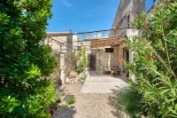 Maison de Village en Pierres Dans les Alpilles
