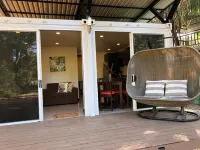 Beachside 1 Bd / 1 Ba Container Home in Paradise Hotels in Malpais