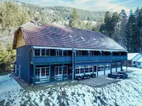 Somewhere ELZ large vacation resort just for your group!