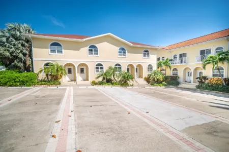 NEW! Modern Beach/Oceanfront Condo - STUNNING! Seabreeze Villas