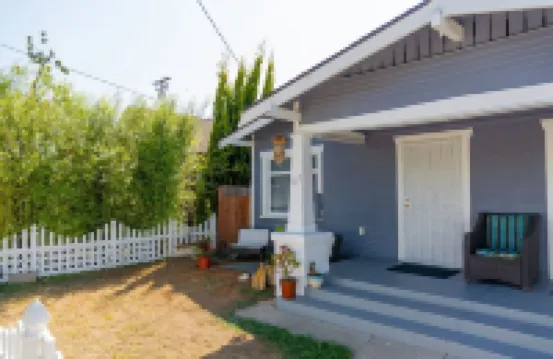 Cozy and Peaceful Get-a-way Home