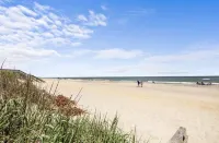 Oceanfront 2Br Condo, Steps to Beach, Pool, First Floor, Easy Access - Beach