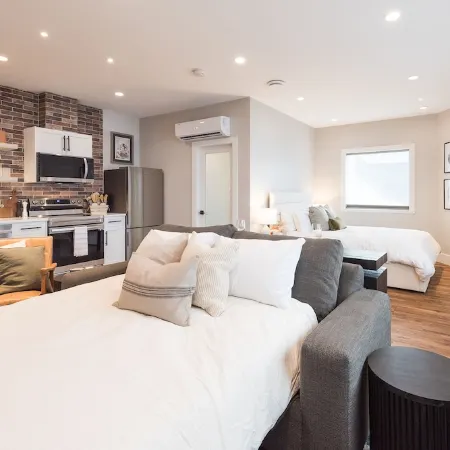 Cozy, Bran New Private fully furnished studio downtown Chilliwack.