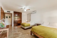 Amazing & Great Price -  Free access  to the Beach