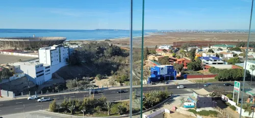 Marvelous Views of Coastline Islands & City... Best Location