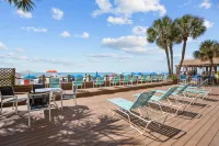Coastal Charm: 1BR Oceanfront - 피트니스 시설
