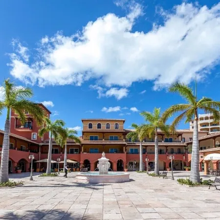 Porto Cupecoy : Spacious 2 BRS condo on Porto Cupecoy Marina