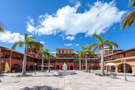 Porto Cupecoy : Spacious 2 BRS condo on Porto Cupecoy Marina