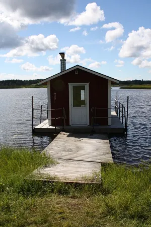 Beautiful cottage just a few meters from the lake Отели в г. Savsjo Municipality