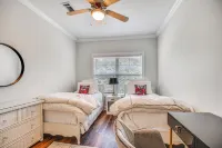 2 Private Balconies, Sanford Stadium 2 Mi - 4-Star