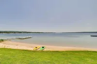 Beachfront Onekama Vacation Rental w/ Balcony! - 3-Star
