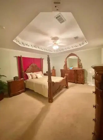 Beautiful house in esteemed cul-de-sac