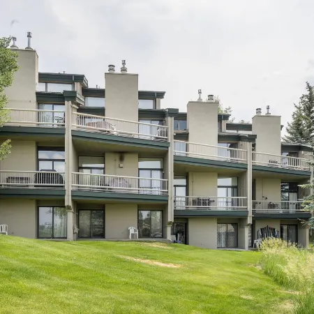 Promontory 6 3 Bedroom Townhouse by RedAwning