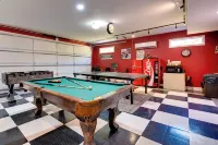 Walk to Lake: Hiram Hideaway w/ Shared Gazebo!