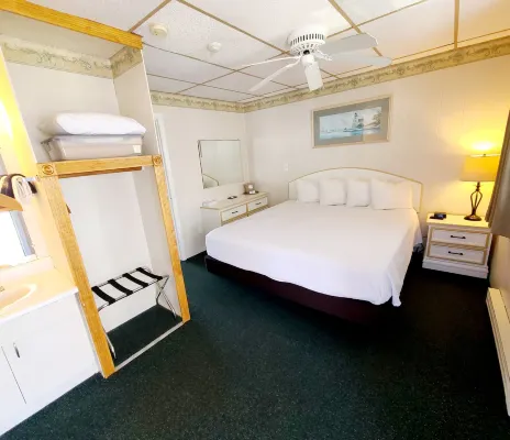Friendship Oceanfront Suites - 2-Star