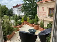Mahleruv Penzion Na Hradbach Hotel di Trest