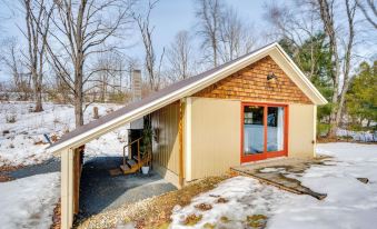 Hike, Fish & Boat: Waterfront Cabin in Ryegate!
