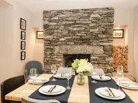Hugill Cottage Hotels in Over Staveley