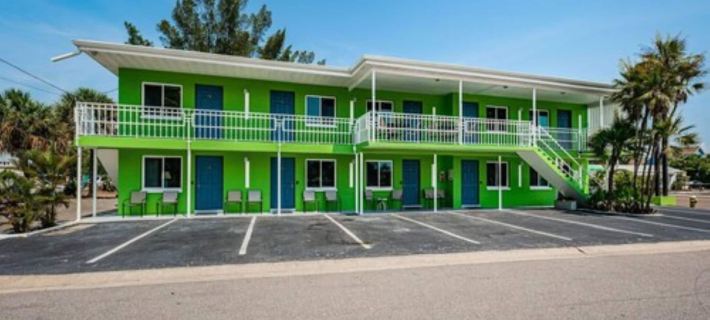 The Beach House - Treasure Island Hotels in Pinellas County