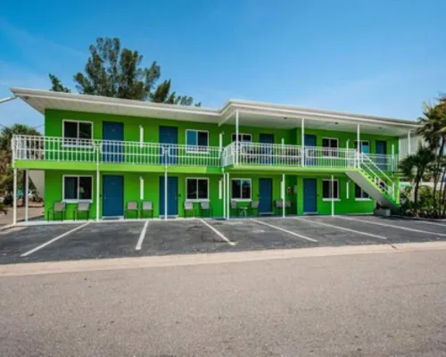 The Beach House - Treasure Island Hotels near Walter Fuller Complex