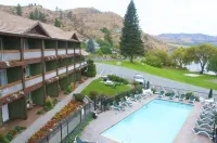 Lakeside Lodge and Suites - Pools