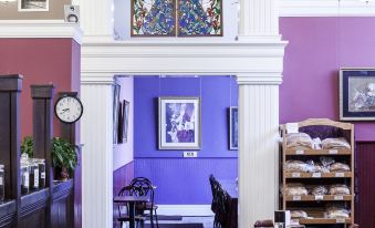 Hearthstone Elegant Lodge by the River