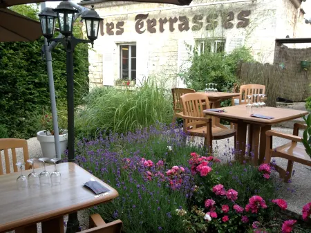 Logis Hôtel les Terrasses Отели рядом с достопримечательностью «Больница Суассон»