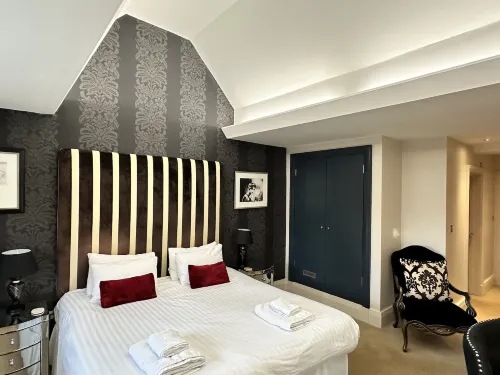 The Kings Head Country Hotel - Homestays
