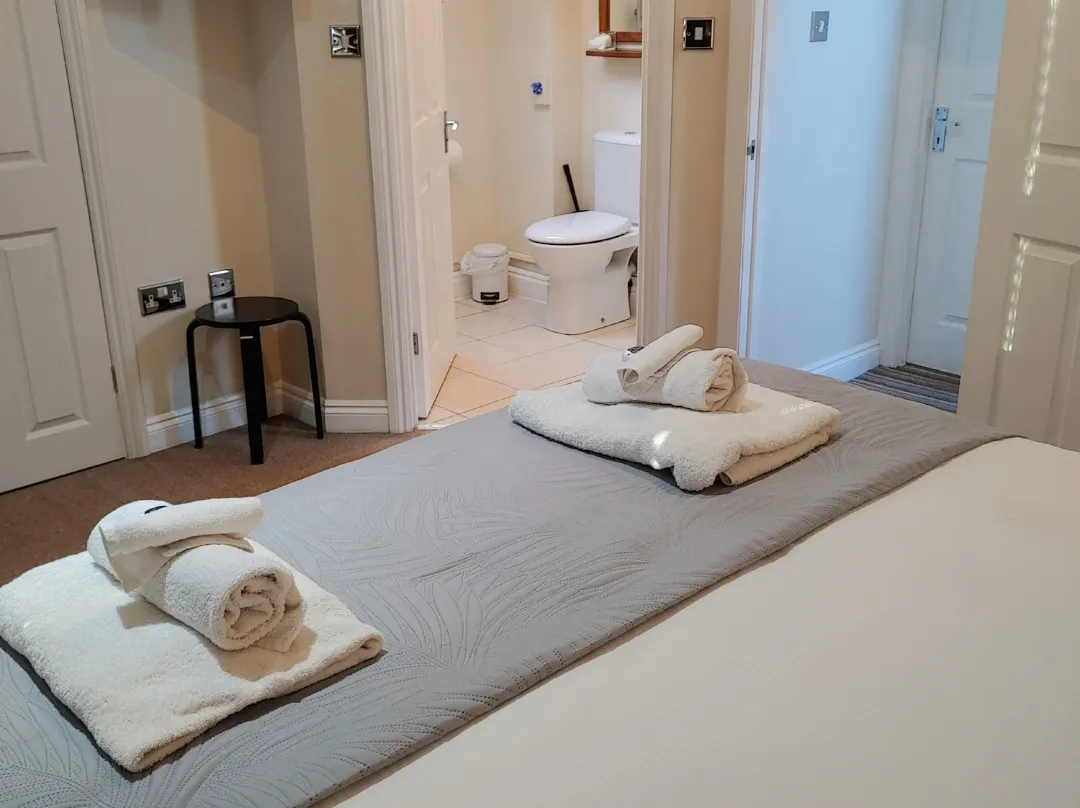 The Bath House Apartments - Free 1st Breakfast - Free Parking - Bath