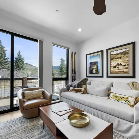 541 Center Circle 3Br 3,5Ba Townhouse