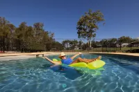 Big4 Karuah Jetty Holiday Park Hotels in Hawks Nest