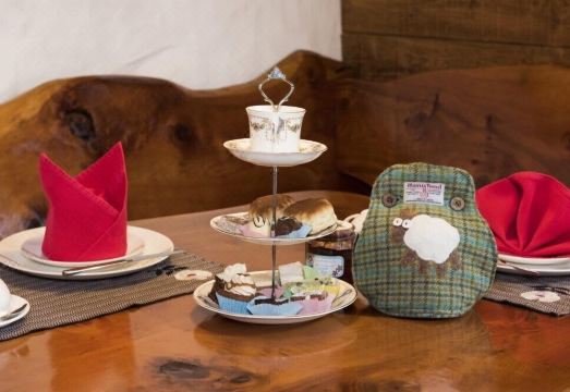 6. 타이 비사 블랙..