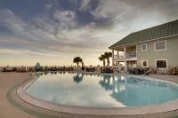 Islander Hotel & Resort - Pools