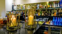 The Ray Hotel and Studios - bar